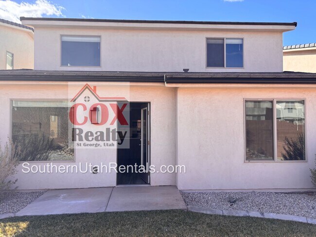 Foto del edificio - 4 bed | 2.5 bath | 2 car in Desert Canyons
