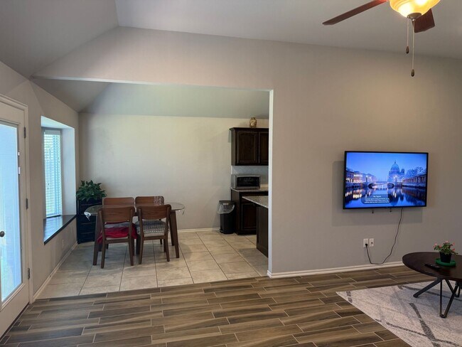 Foto del edificio - 15416 Hill Branch Rd