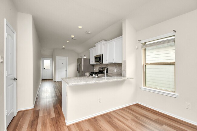 Foto del edificio - 25634 Royal Catchfly Rd