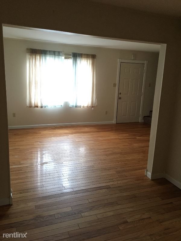 Primary Photo - 6820 Linville Dr