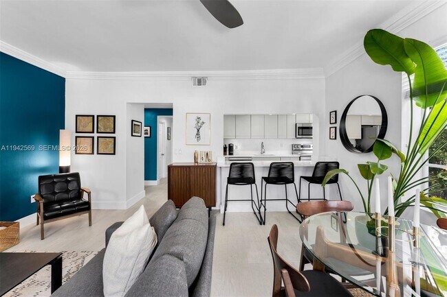 Building Photo - 1559 Michigan Ave