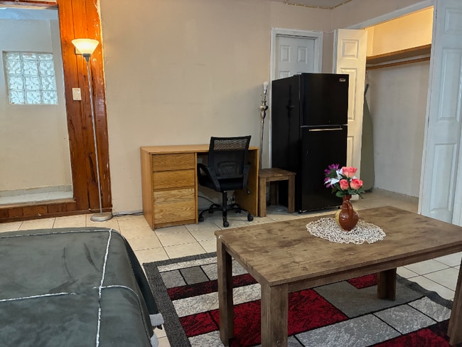 Building Photo - 22 Mountain Way