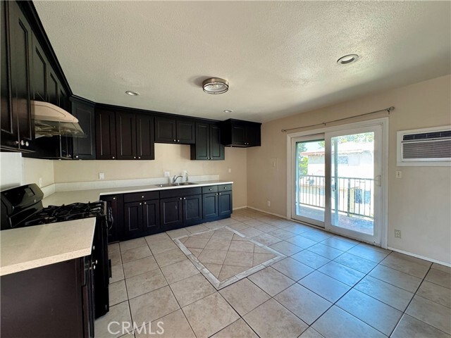 Building Photo - 8863 San Bernardino Rd