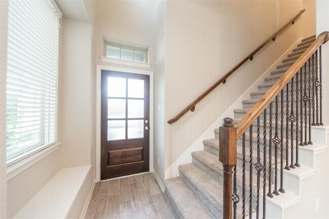 Foto del edificio - 5550 Sallow Bay Ln