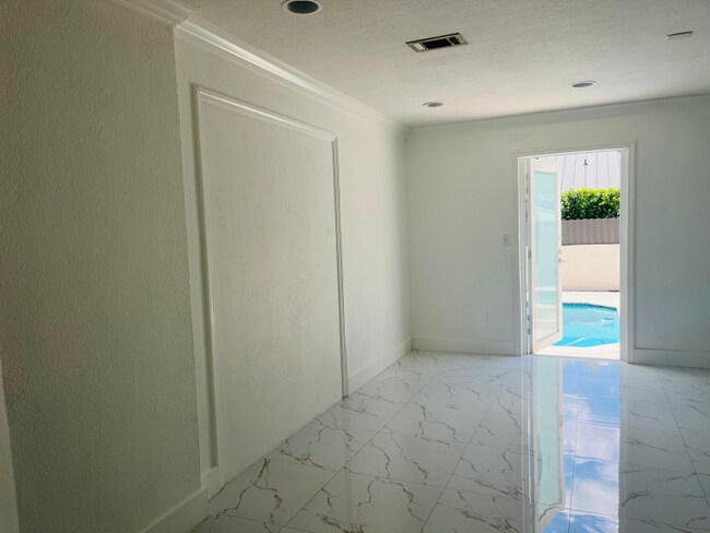 Foto del edificio - 16400 NW 82nd Ct