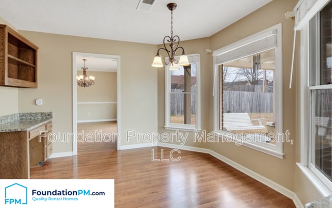 Building Photo - 300 Mysen Dr