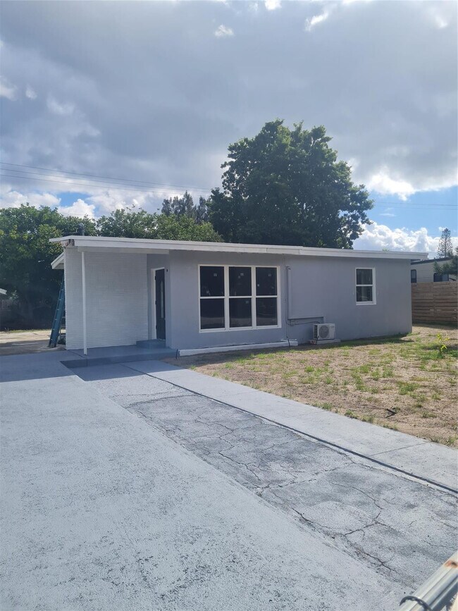 Foto del edificio - 4390 Ter