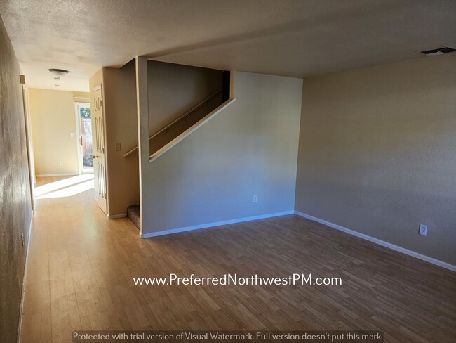 Foto del edificio - Updated Townhouse in South Eugene