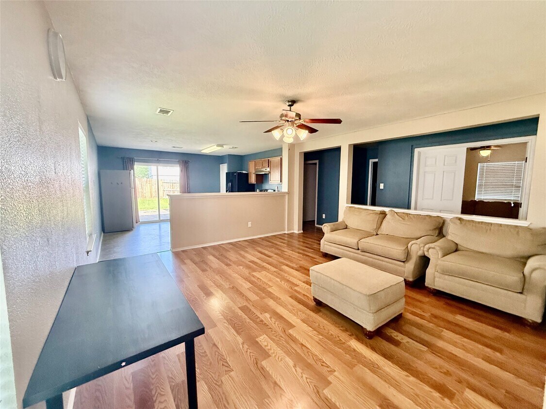Foto principal - 15327 Harris Canyon Ln