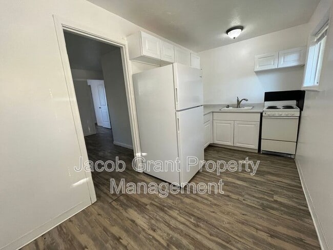 Building Photo - 575 Tiger Ave