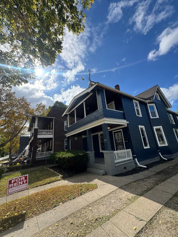 Building Photo - 1020 E 74th St