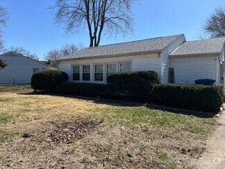 Building Photo - 2521 Mariposa Dr