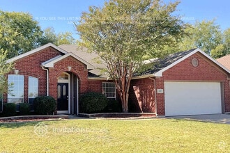 Building Photo - 1501 High Crest Dr
