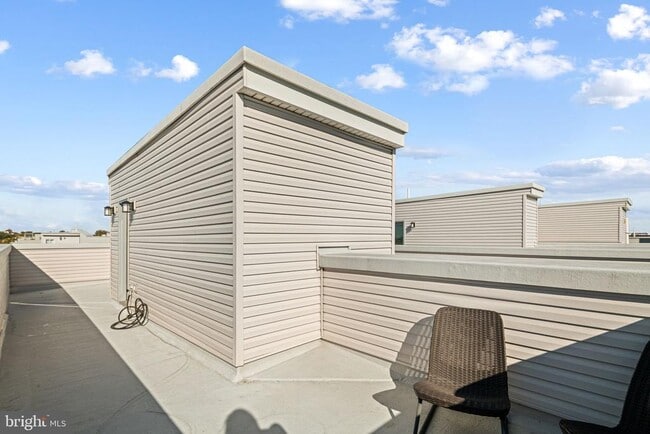 Building Photo - 419 W Berks St