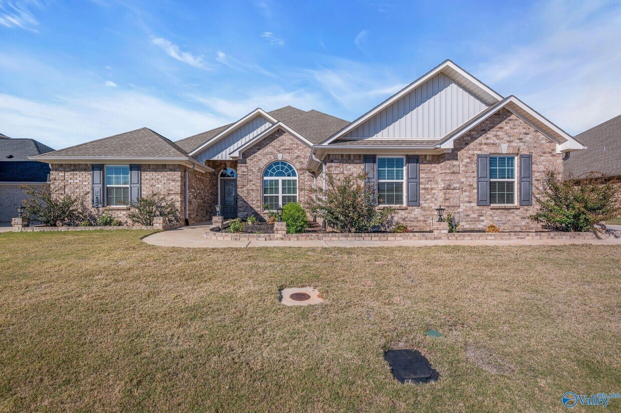 Foto principal - 26413 Ashland Rdg Ln