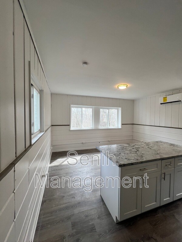 1651 Playstead St, West Bloomfield Township, MI 48324 House Rental in