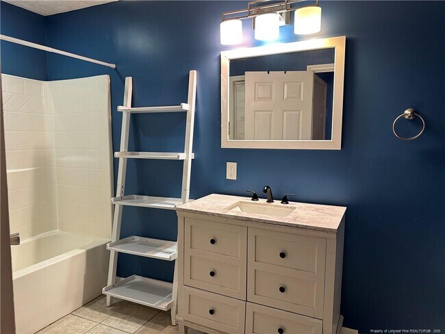 Foto del edificio - 209 Spears Dr