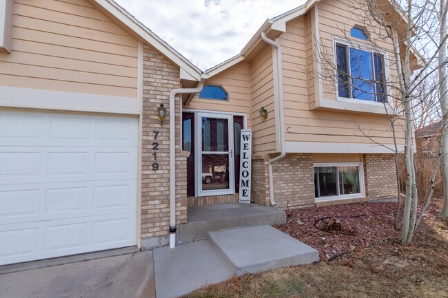 Building Photo - 7219 Bridle Dr