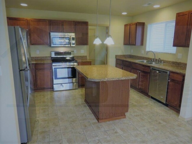 Building Photo - Gorgeous House in a Family-Friendly neighb...