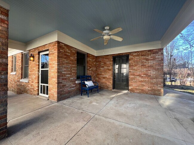 Foto del edificio - Gorgeous home in West Nashville