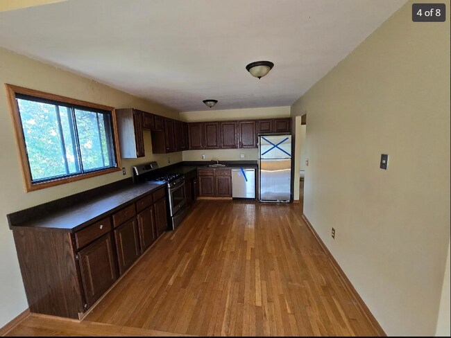 Building Photo - 2234 Oregon Ct