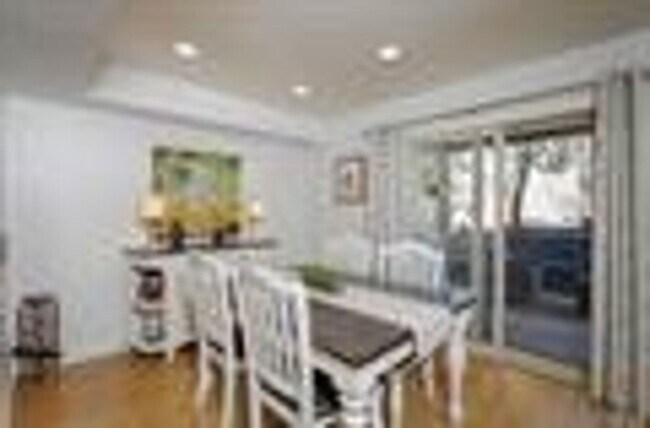 Building Photo - Terrific updated 2Br/2Ba condo in Bernardo Heights - Lomas Bernardo Complex