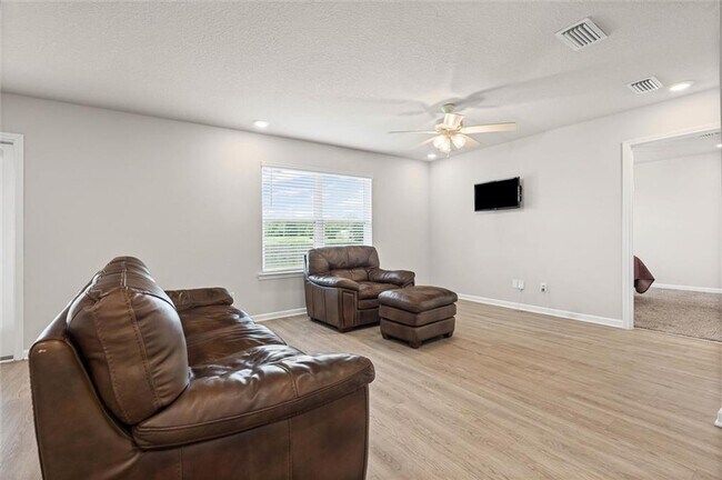 Foto del edificio - 2599 Cedarwood St