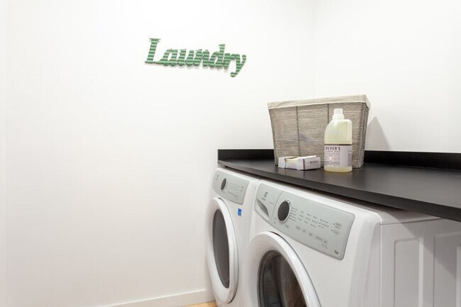 Foto del interior - Whirligig Station