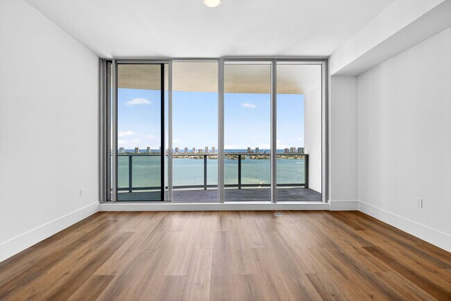 Foto del edificio - 220 Lake Shore Dr