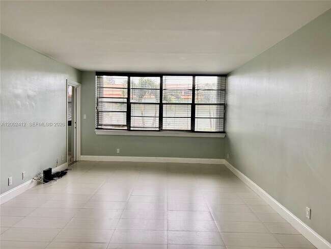 Foto del edificio - 2731 Taft St