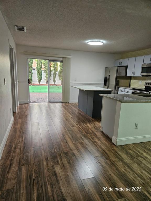 Foto del edificio - 1144 Epson Oaks Way