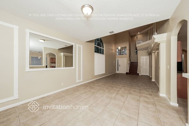 Building Photo - 7640 Colony Palm Dr