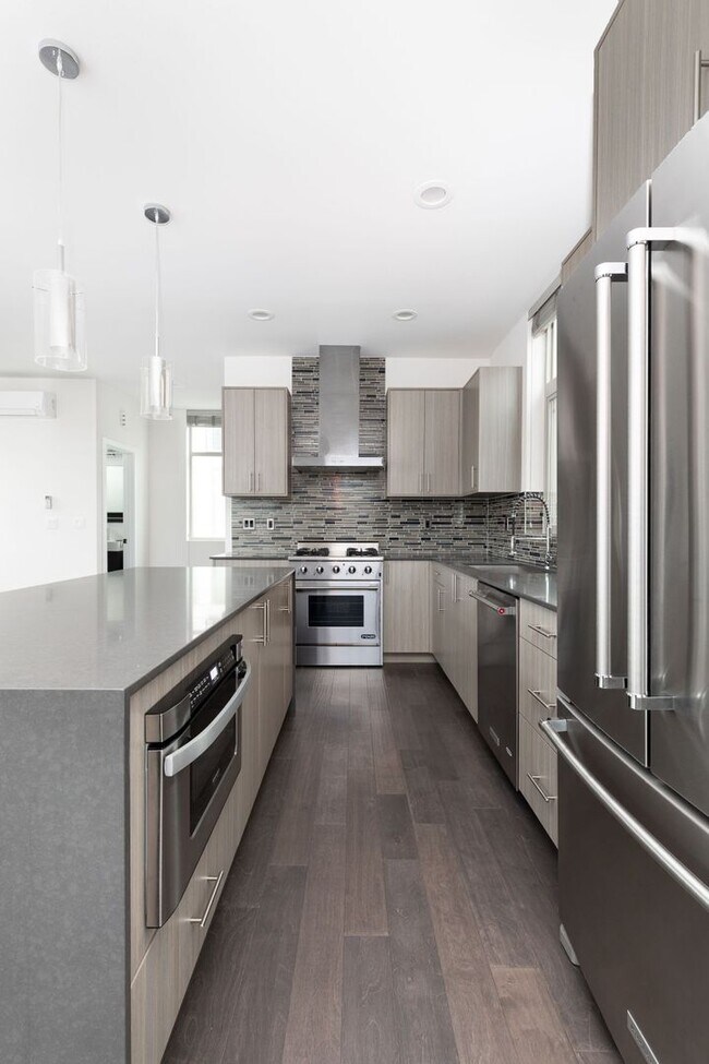 Foto del edificio - Bright 3 BR 2.5 BA Ballard Townhome