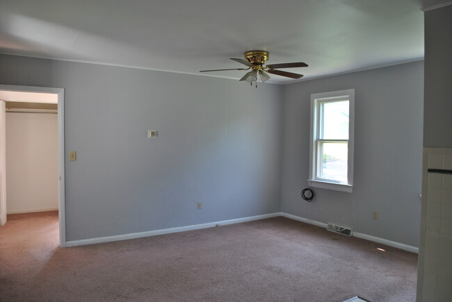 Open Concept Living Room - 1412 Farragut St