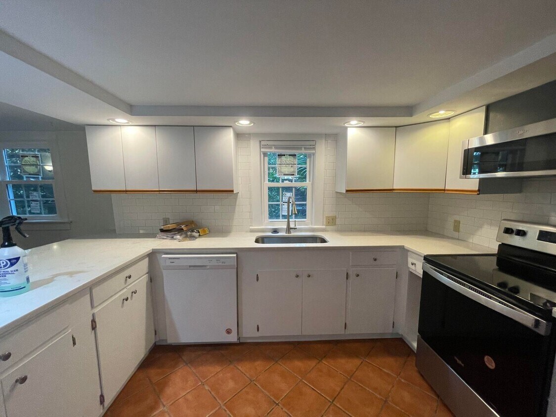 Primary Photo - 1 br, 1 bath House - 16.5 Water Street
