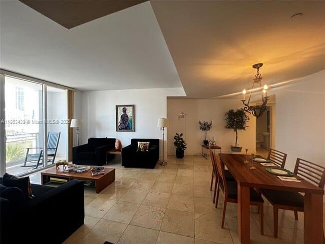 Foto del edificio - 901 Brickell Key Blvd