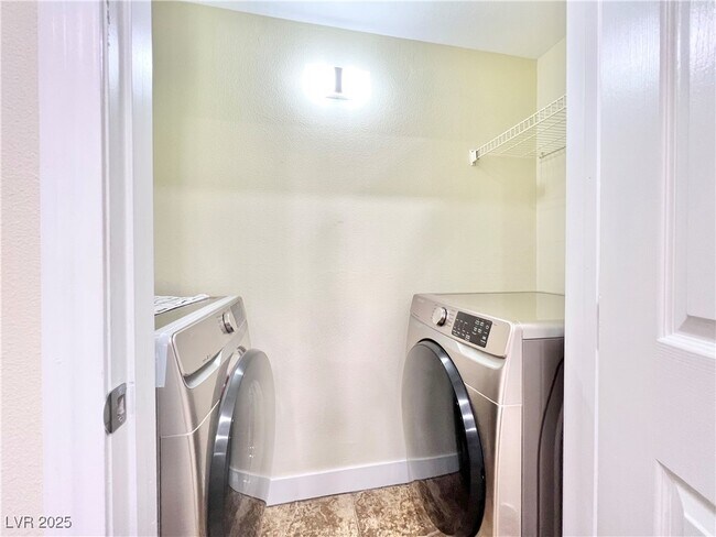 Foto del edificio - 8000 W Badura Ave