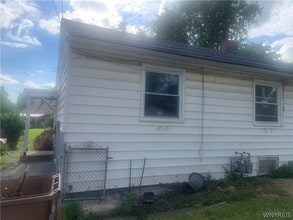 Building Photo - 26 Windcrest Dr