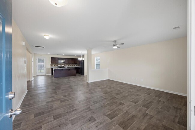 Foto del edificio - 442 Thoroughbred Dr