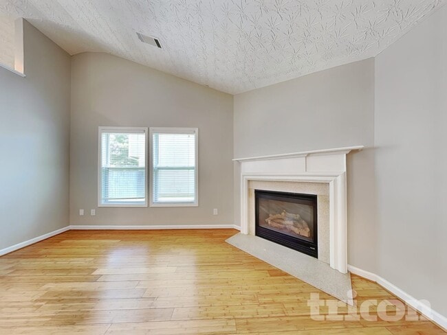 Foto del edificio - 3692 Tullamore Ln