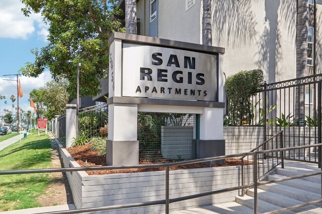 Building Photo - San Regis Apartments