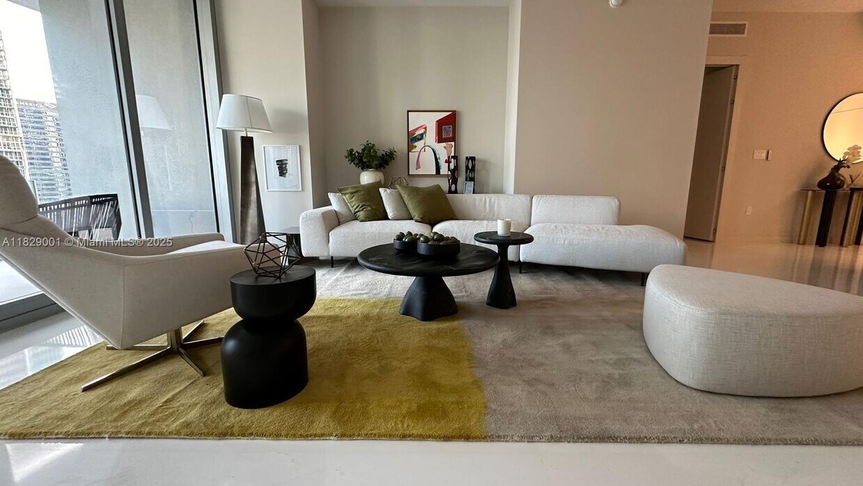 Primary Photo - 300 Biscayne Blvd Way