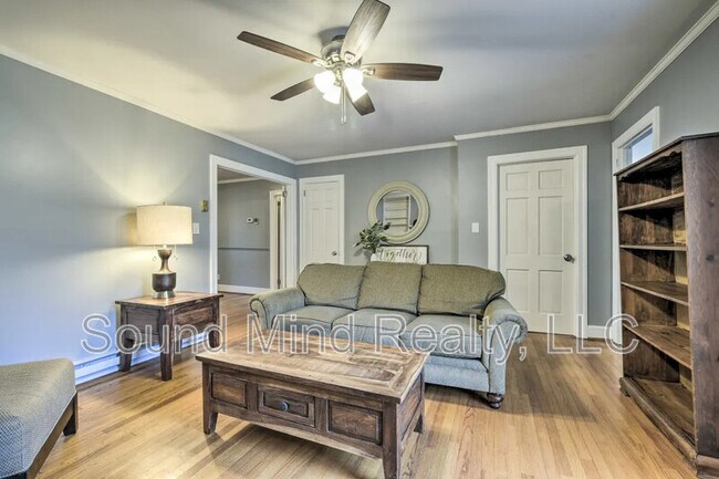 Foto del edificio - 144 Parkwood Cir