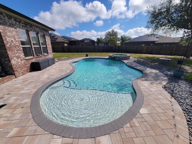 Foto del edificio - 8501 Holley Hills Cir