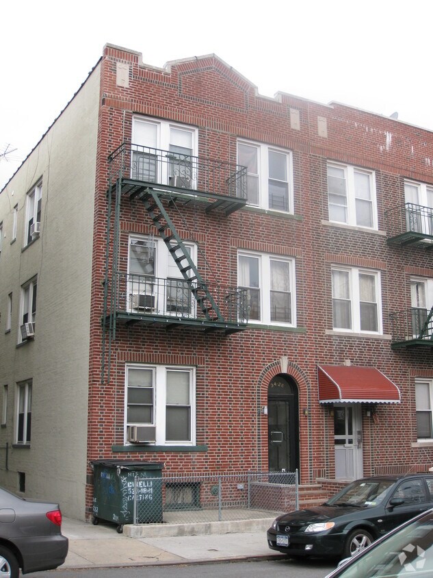 Foto del edificio - 34-22 28th St