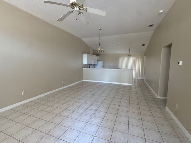 Foto del edificio - Available now!