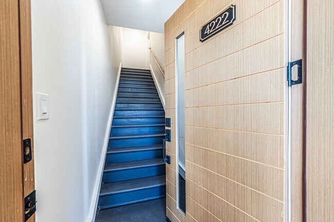 Foto del edificio - Modern Upstairs 3-Bed/2-Bath at 4222 – Two...