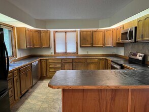 Building Photo - 25 Bright Ln