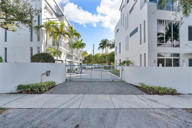 Foto del edificio - 3266 NE 15th St