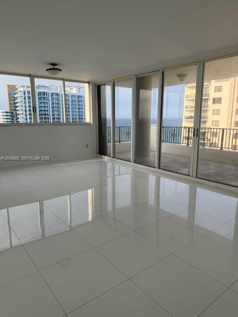 Foto del edificio - 6422 Collins Ave